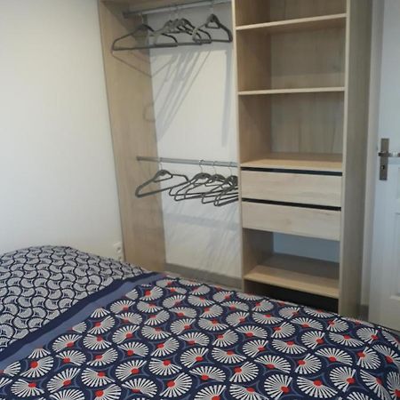 T2 Courte Duree Apartamento Jonage Exterior foto
