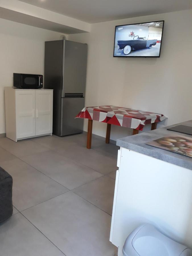 T2 Courte Duree Apartamento Jonage Exterior foto